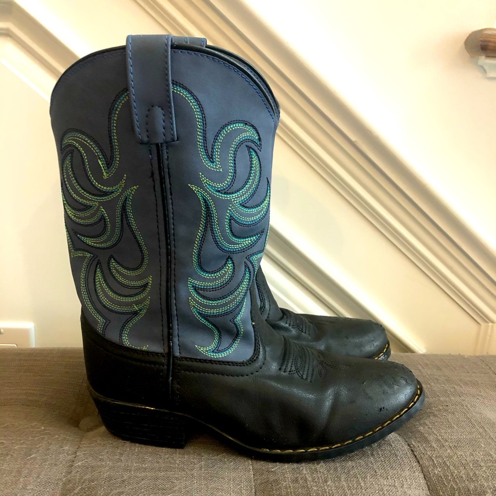 Girls Smoky Mountain Monterey Navy cowboy boots.